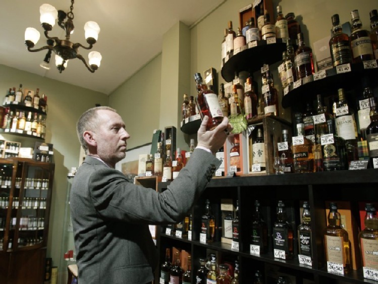 W Wielkiej Brytanii whisky w odwrocie